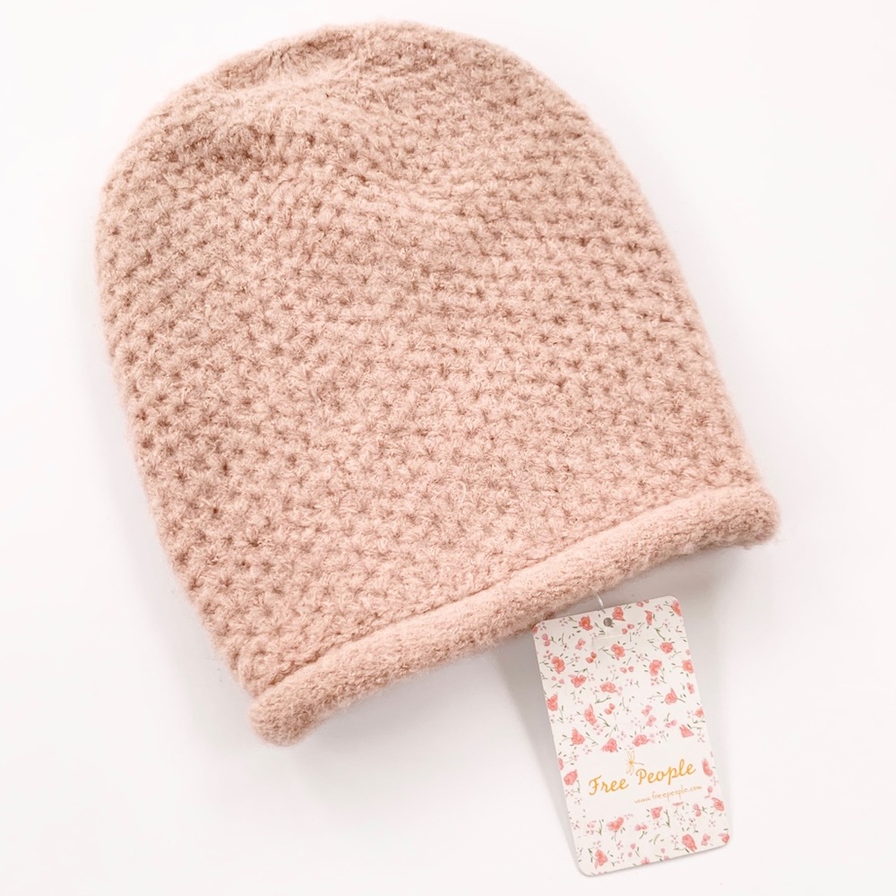 Free People Dreamland Knit Beanie Rose NWT - Picture 2 of 7